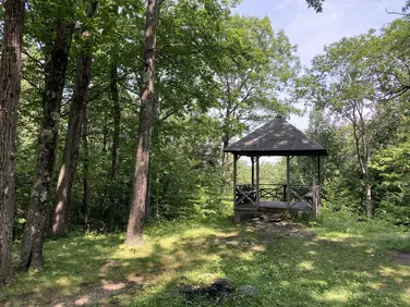 Arcadian Shop Trailhead, Lenox, MA
