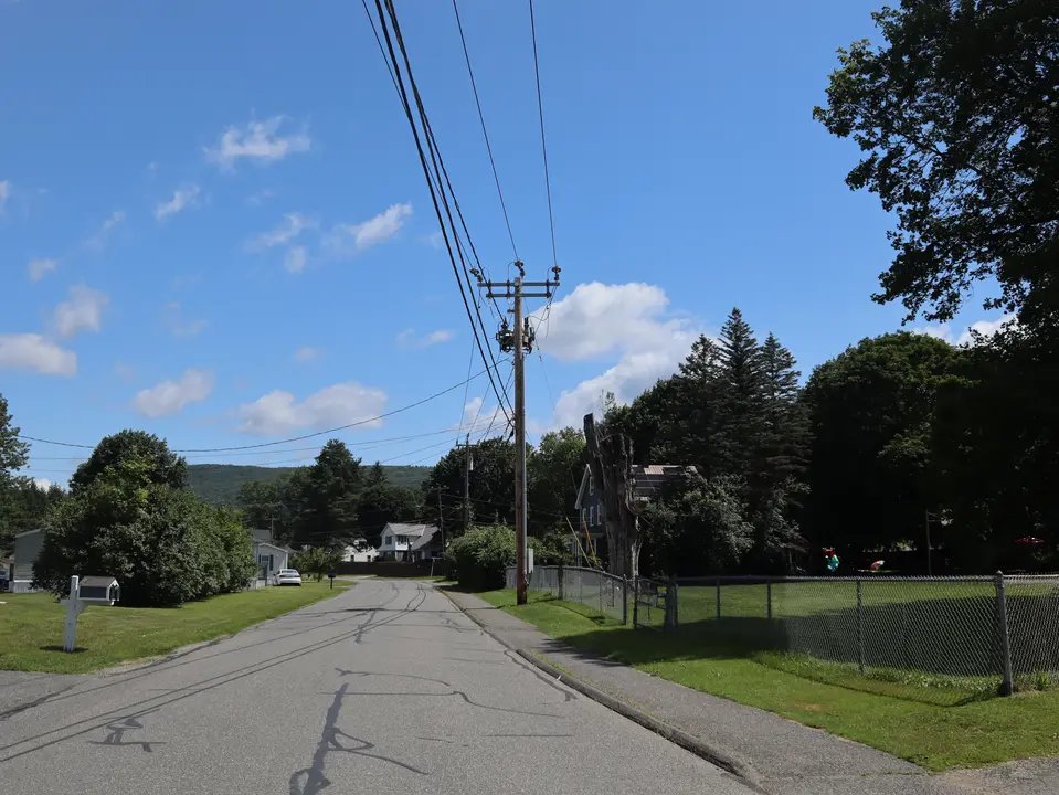 Entrance to the Bradley Street playground (right), seen from Bradley Street.