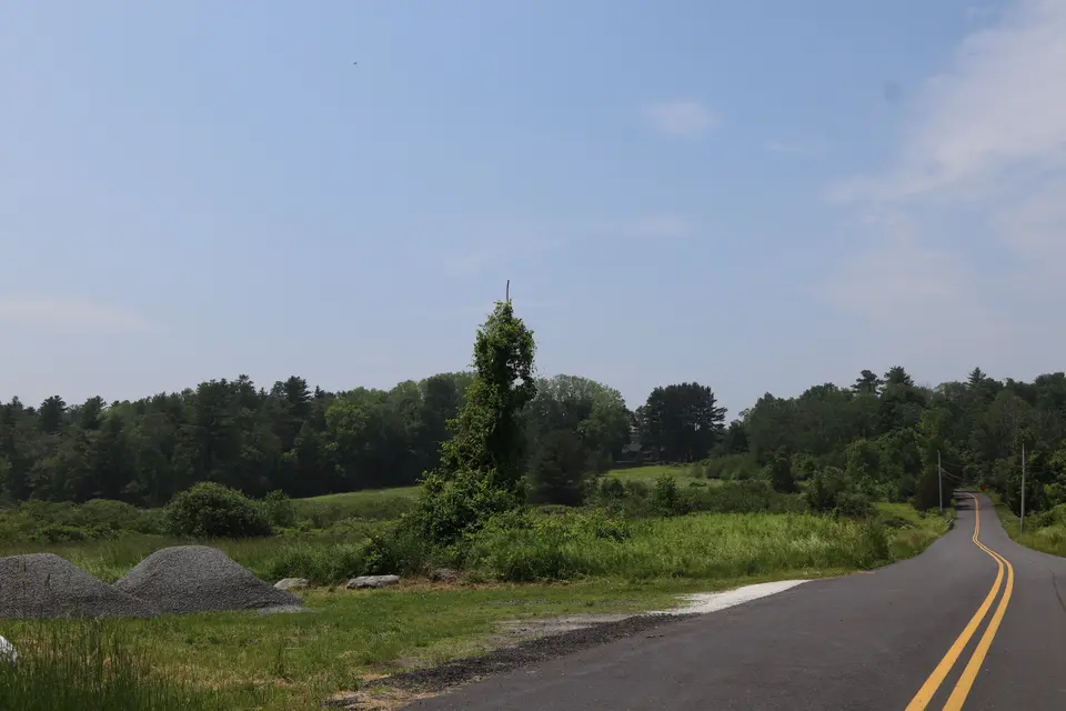 View of the parking area from Cross Road.