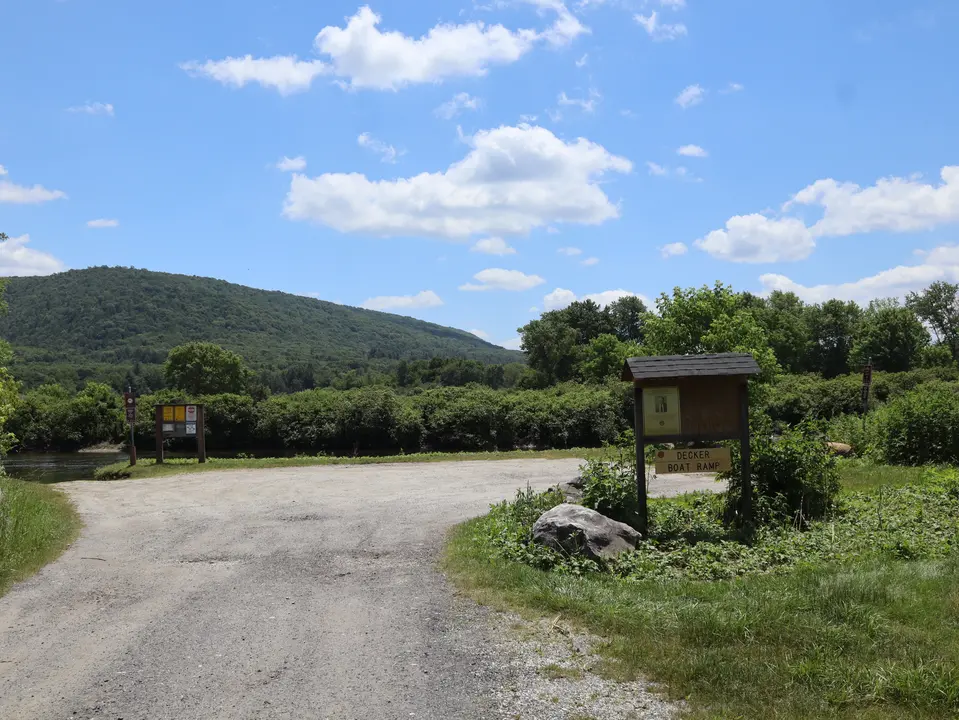 Parking area for Decker Boat Launch.