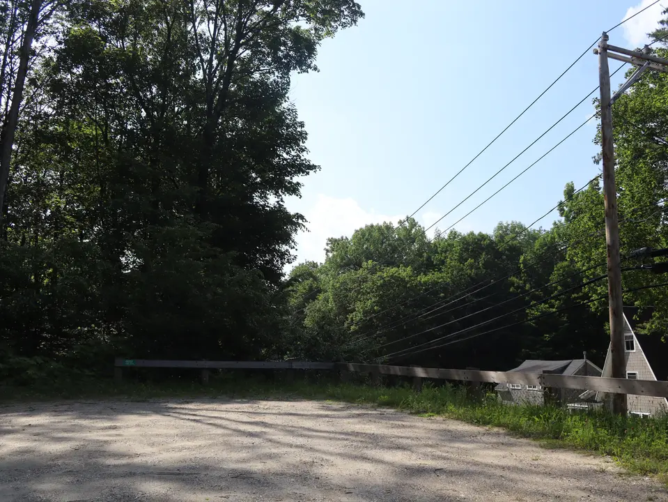 View of the Goose Pond Reservation parking area.