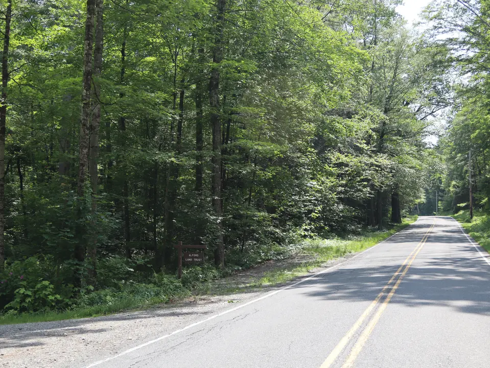 Entrance to the Elizabeth Woods parking area off North Egremont Road.