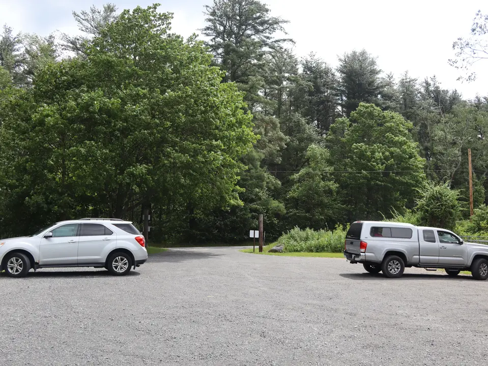 Parking area for French Dog Park.