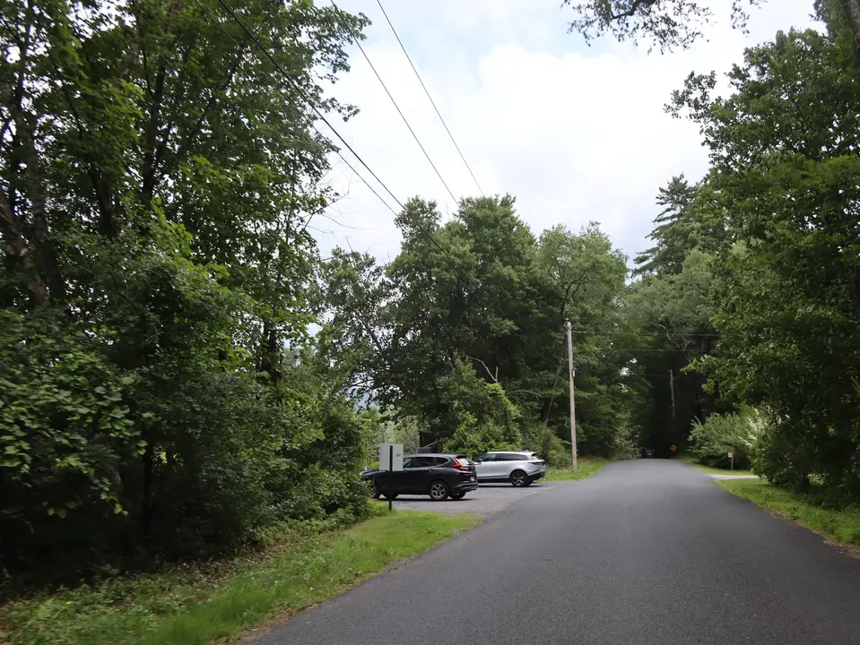 Baldwin Hill Road parking for French Park.