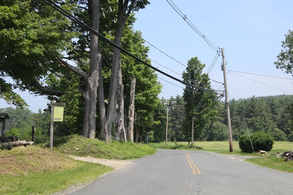 Entrance to the parking for Goodnow Preserve (left), off of Hadsell Street.