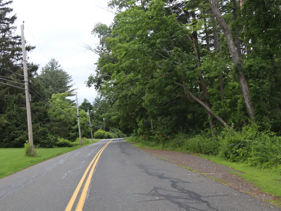 View of the entrance to Lower Bowker Woods (right) off Glendale Middle Road.