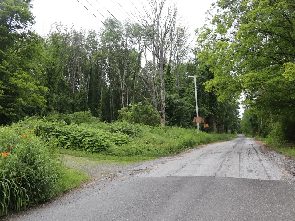 Entrance to Maple Hill WMA parking area (left) off Maple Hill Road.
