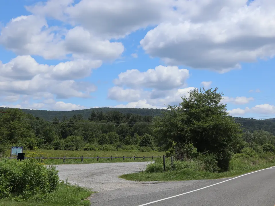 Entrance to the parking area off New Lenox Road.