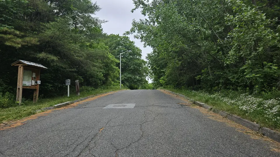 The trailhead and drive up to the parking lot.