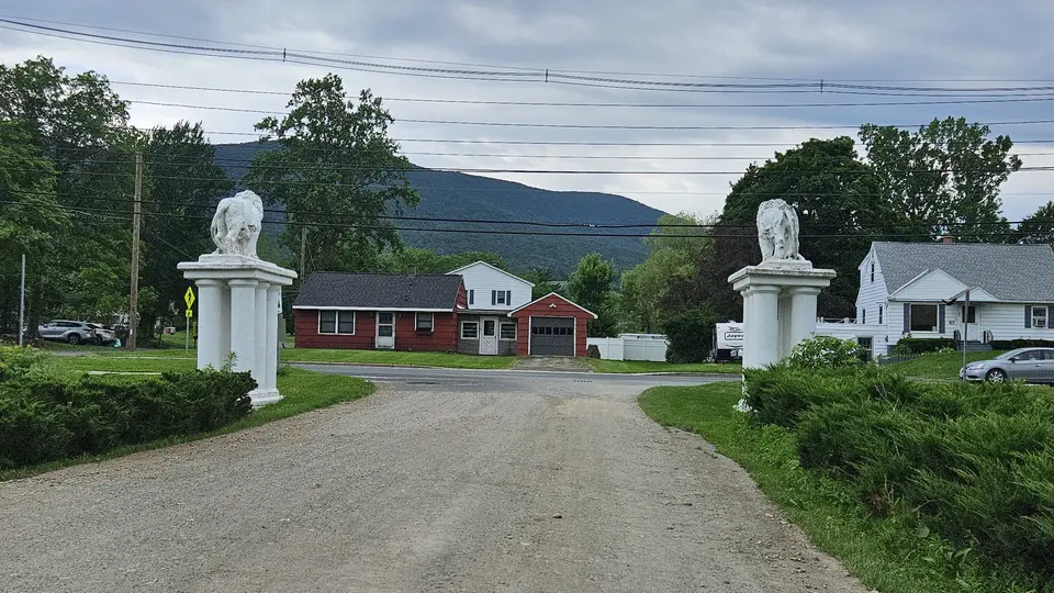 The entrance, from behind.