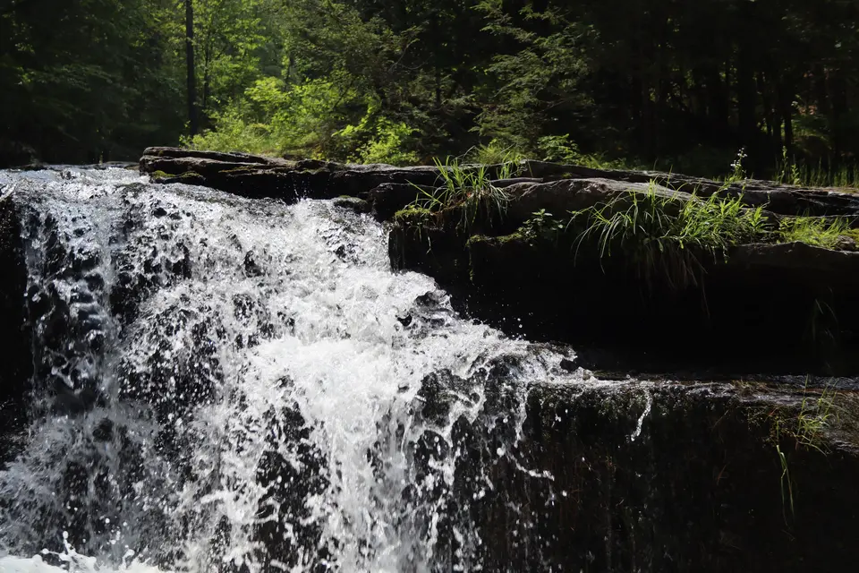 A close up view of the falls.