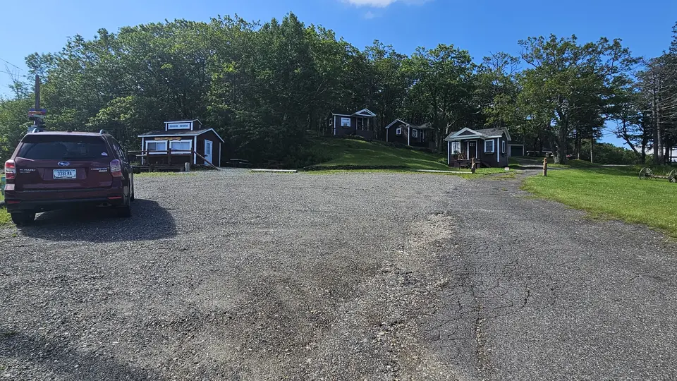 The upper parking area, gravel.