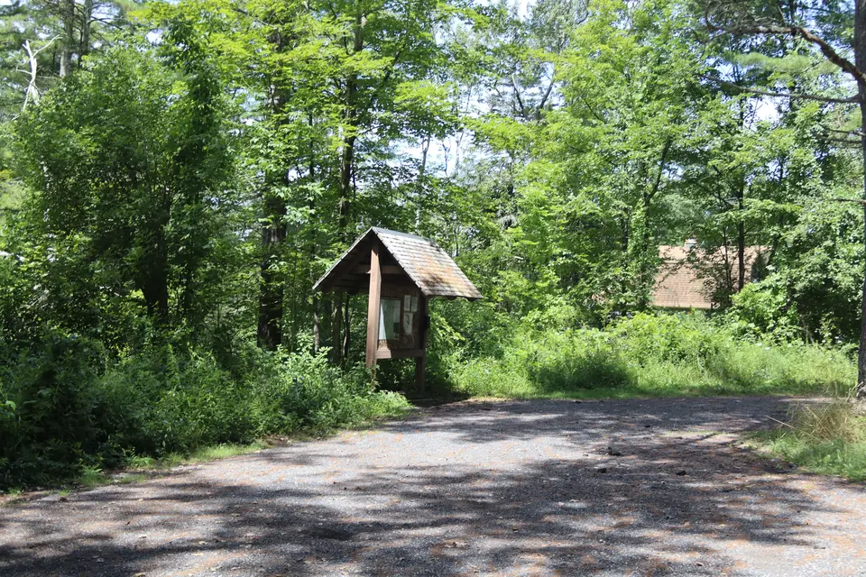 Parking area for the AT trailhead at Tyringham Road.