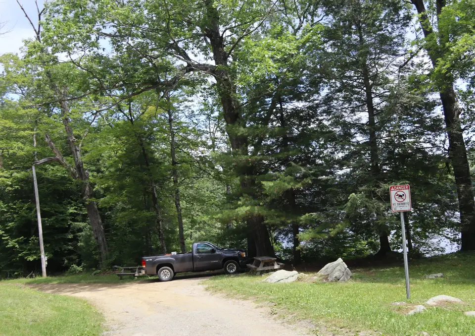 Lower Spectacle Pond parking area.