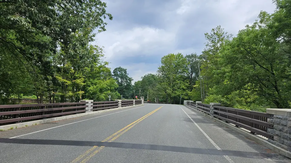 The road leading to the park.