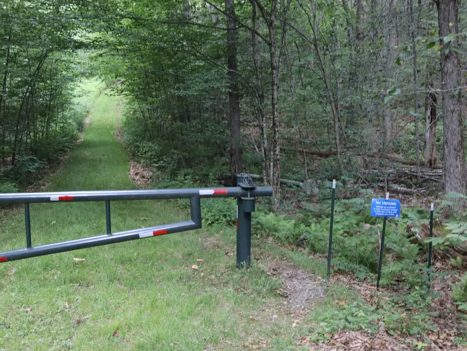 Entrance to the Old Baldy trail.