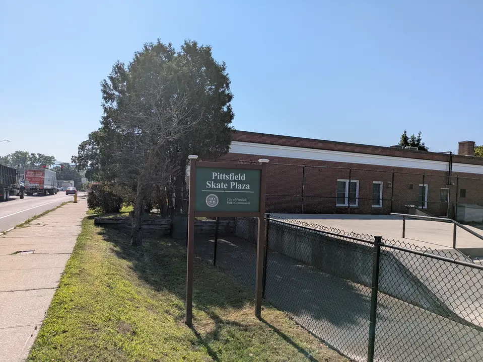 Pittsfield Skate Plaza name sign