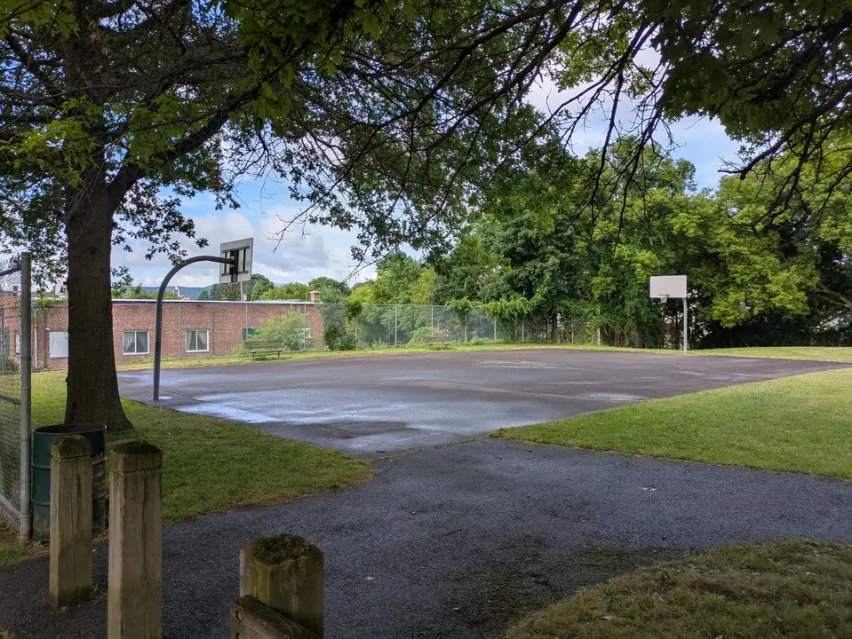 Path access to basketball court