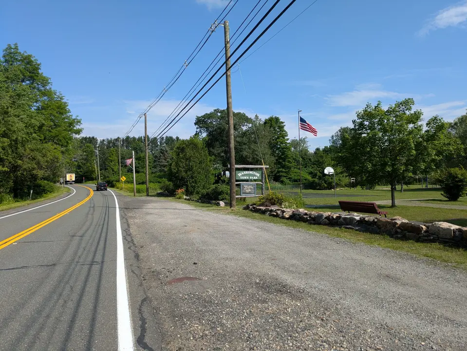 Entrance to park from Route 8