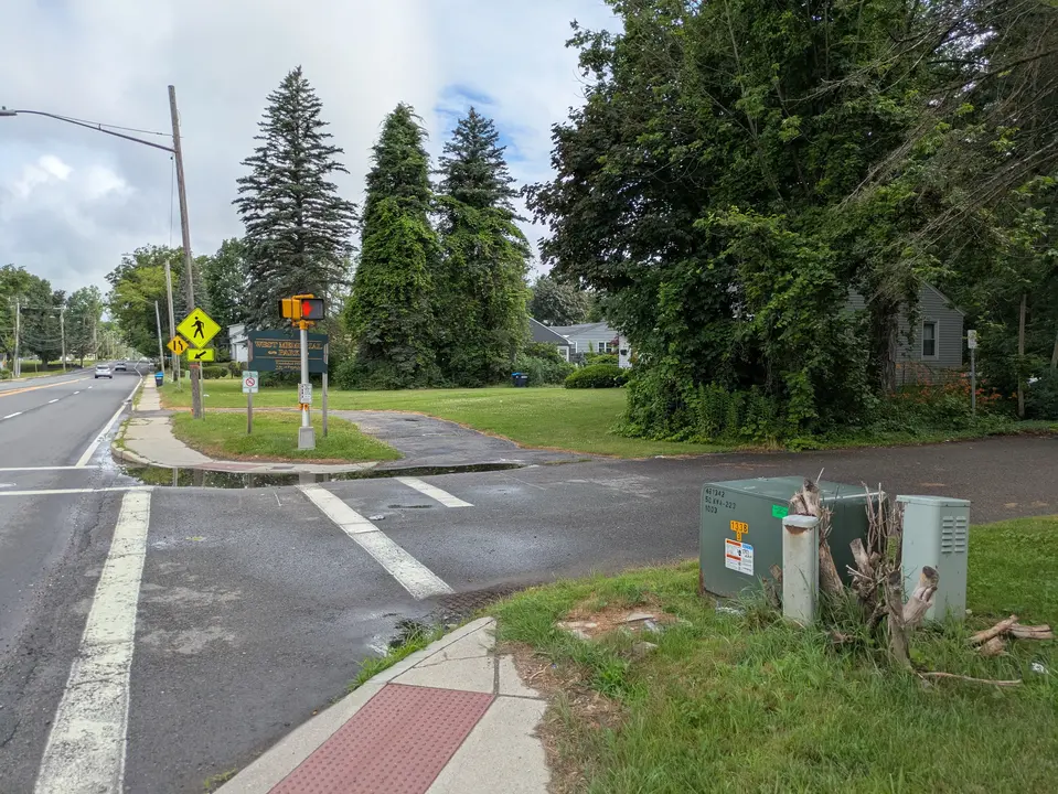 Entrance to park from Route 8