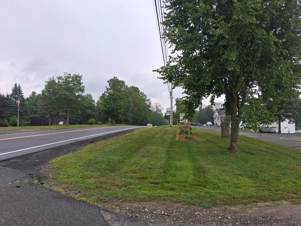 Entrance to Becket Center Town Park, from Massachusetts 8.