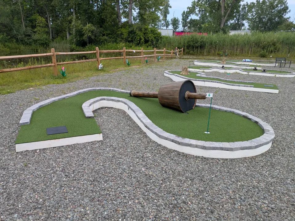 Pirate themed mini golf hole