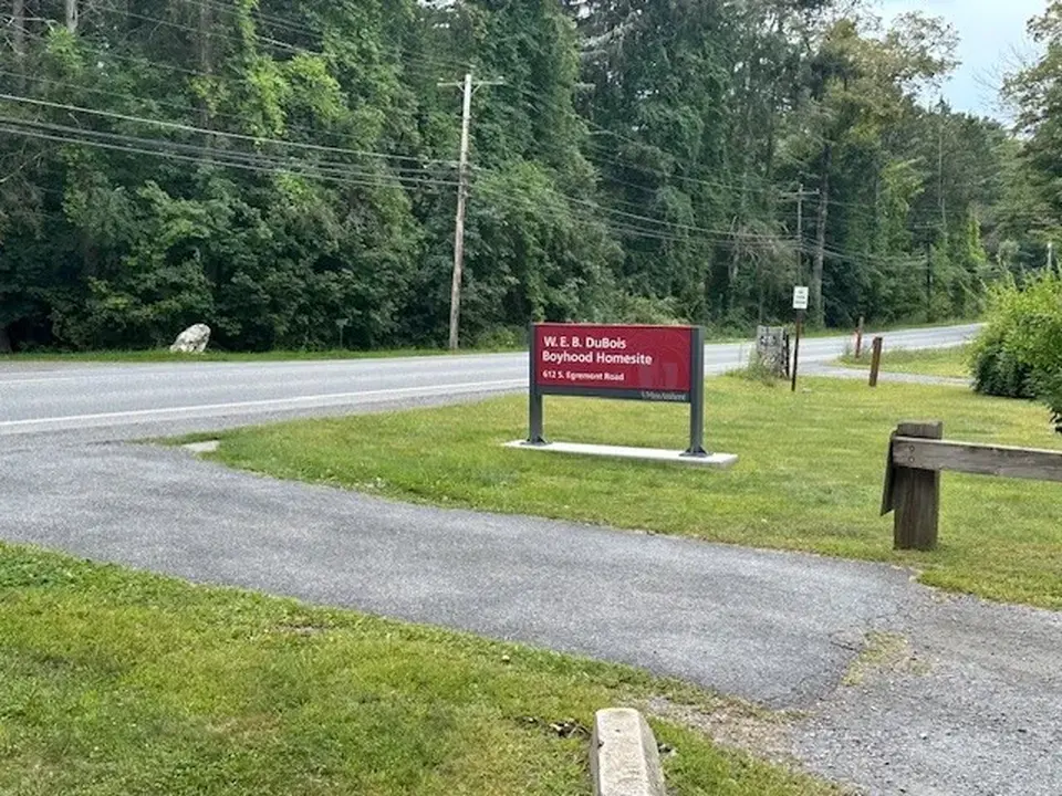 The entrance to the DuBois Boyhood Homesite